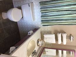 Country Squire Motel