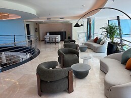 Senator Banús Adults Recomended