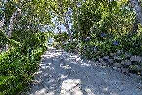 Hide Away Guest House