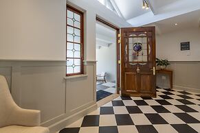 Hide Away Guest House