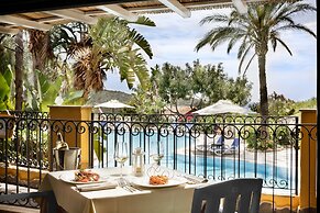 Cruccuris Resort Adults Only