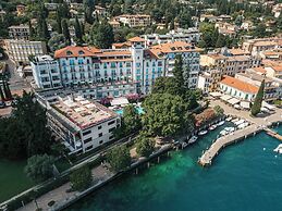 Hotel Savoy Palace