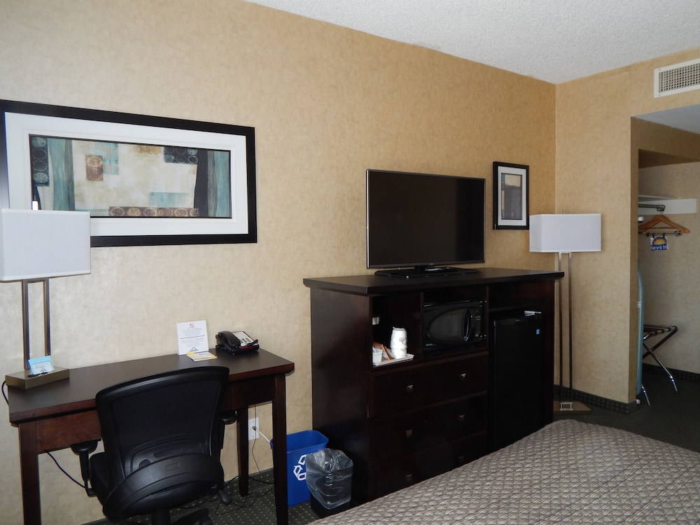 Days Inn & Conference Centre by Wyndham Cranbrook
