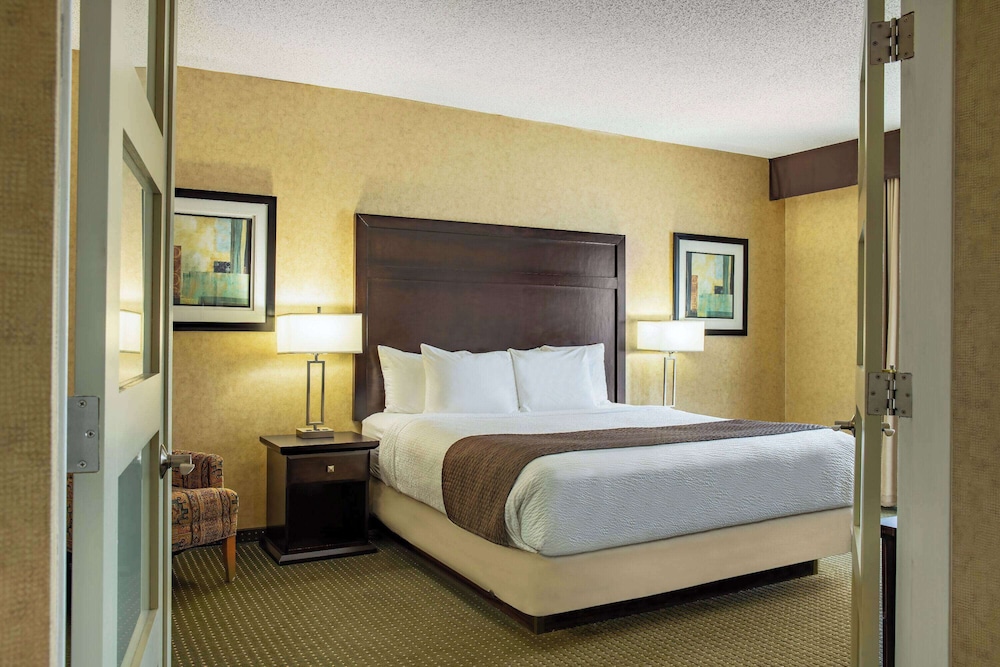 Days Inn & Conference Centre by Wyndham Cranbrook