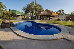 Overlander Homestead Motel