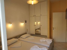 Renia Studios