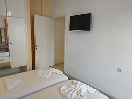 Renia Studios