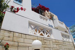 Renia Studios