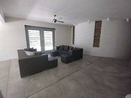 Hix Island House