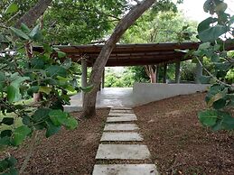 Hix Island House