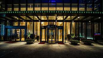 Paramount Gallery Hotel