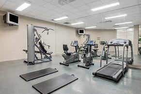 Super 8 by Wyndham Mississauga