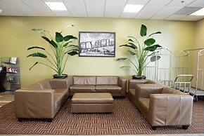 Super 8 by Wyndham Mississauga