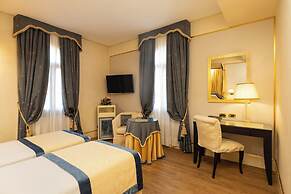 Hotel A LA Commedia