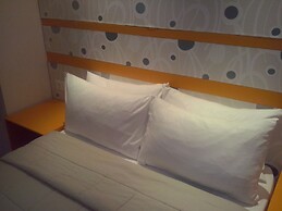Amazon Hotel