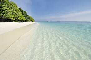 Royal Island Resort & Spa