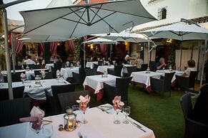 Hotel Los Arcos