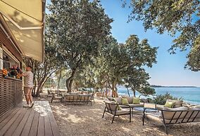 Maistra Select Amarin Resort