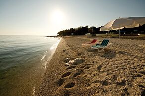 Maistra Select Amarin Resort