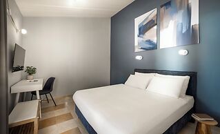 Maistra Select Amarin Resort