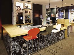 ibis Reading Centre