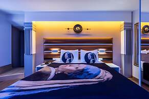 Gallery Residence & Hotel
