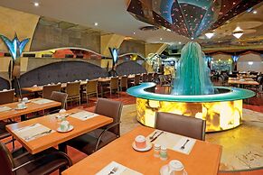 Holiday Inn Niagara Falls - By The Falls by IHG