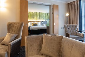 Burleigh Court Hotel