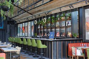 Burleigh Court Hotel