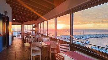 BUE MARINO HOTEL & ROOFTOP BAR