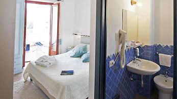 BUE MARINO HOTEL & ROOFTOP BAR