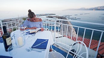 BUE MARINO HOTEL & ROOFTOP BAR