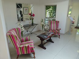 Beachcombers Hotel