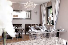 Hotel Lux