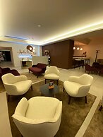 Apulia Praia Hotel