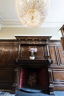 Grosvenor Suites