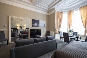 Grosvenor Suites