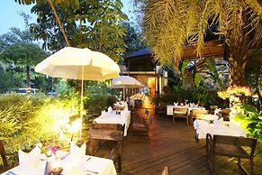 Laluna Hotel & Resort