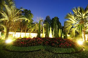 Laluna Hotel & Resort
