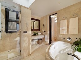 Royal Garden Villas & Spa