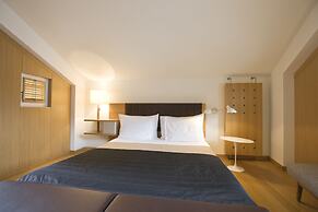 The Omnia