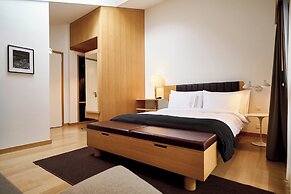 The Omnia
