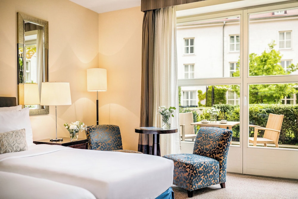 Mandarin Oriental, Prague