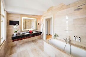 Mandarin Oriental, Prague