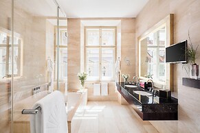 Mandarin Oriental, Prague