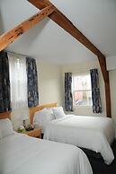 Smugglers Cove Inn