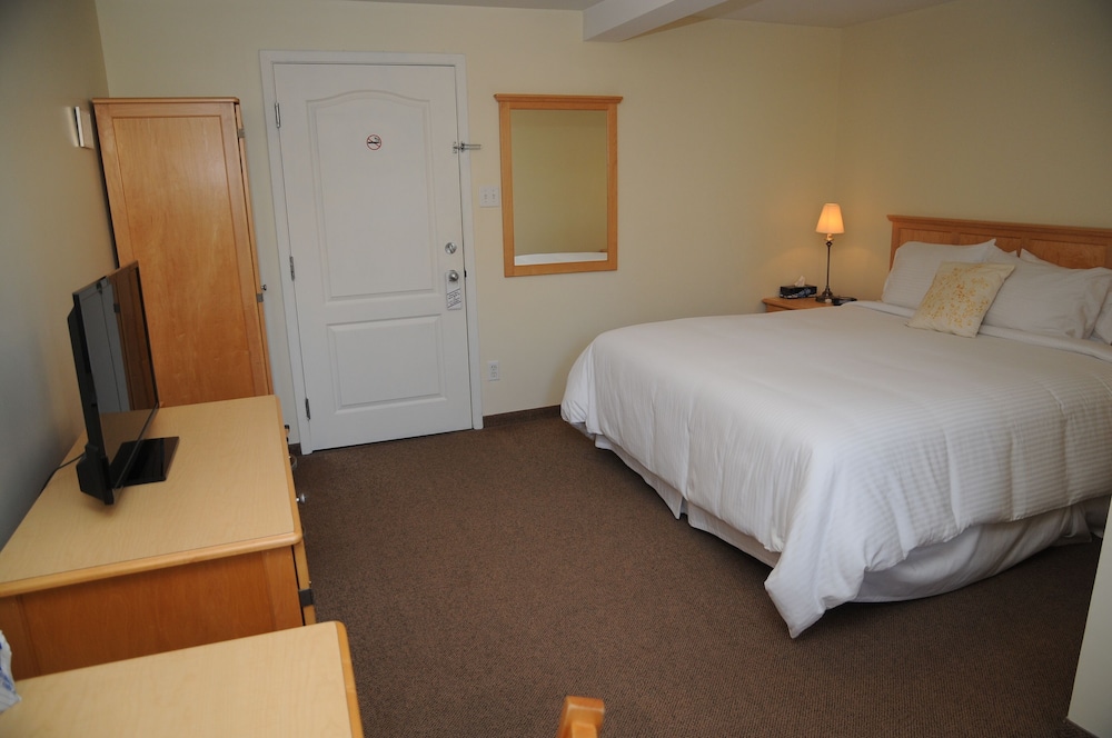 Smugglers Cove Inn