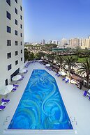 Arabian Park Dubai, an Edge by Rotana Hotel