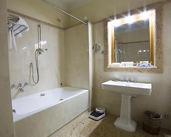 Villa Fenaroli Palace Hotel