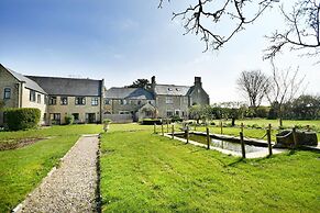 Stanton Manor Hotel